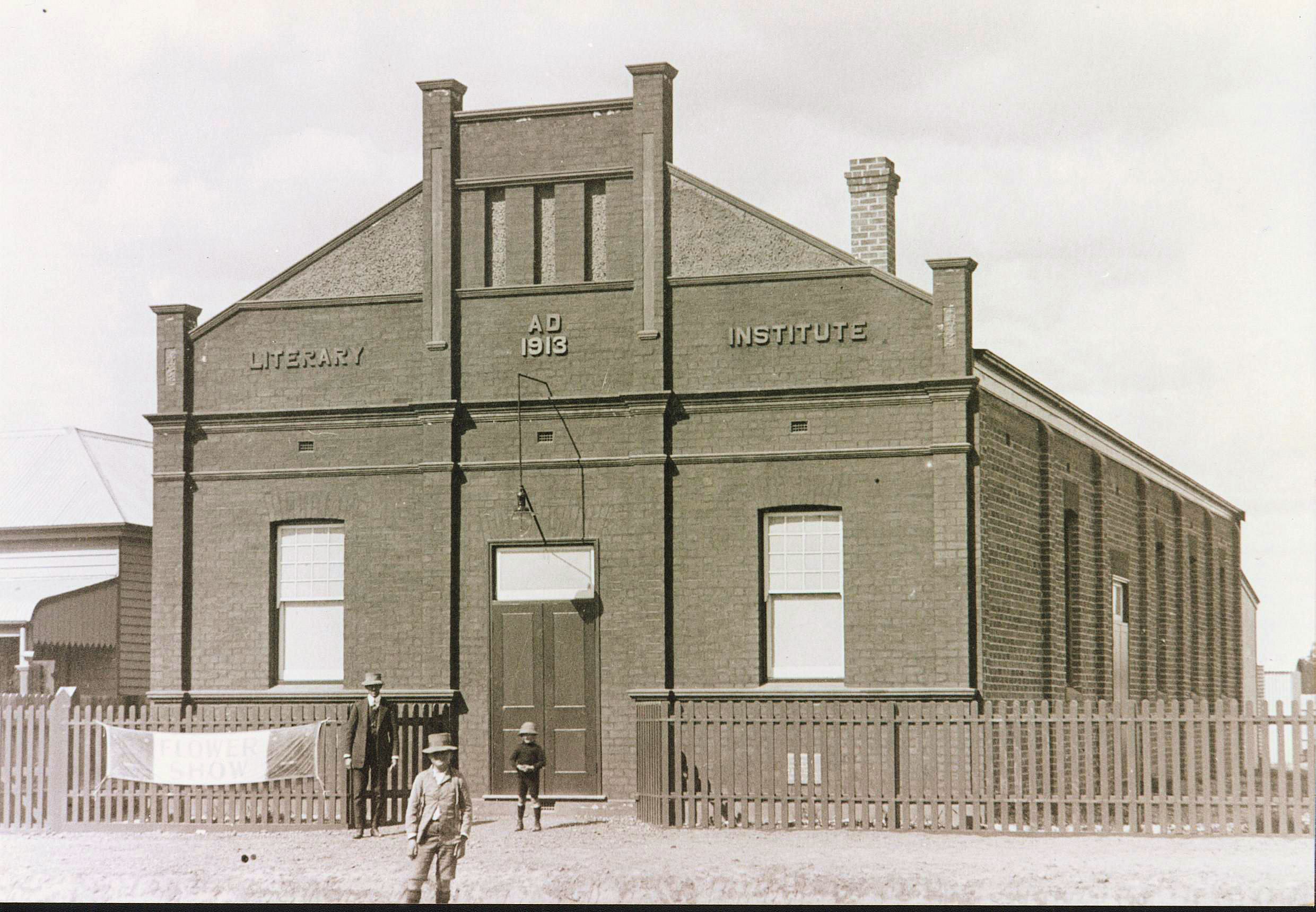 Walla Walla Hall 1913 pic.jpg