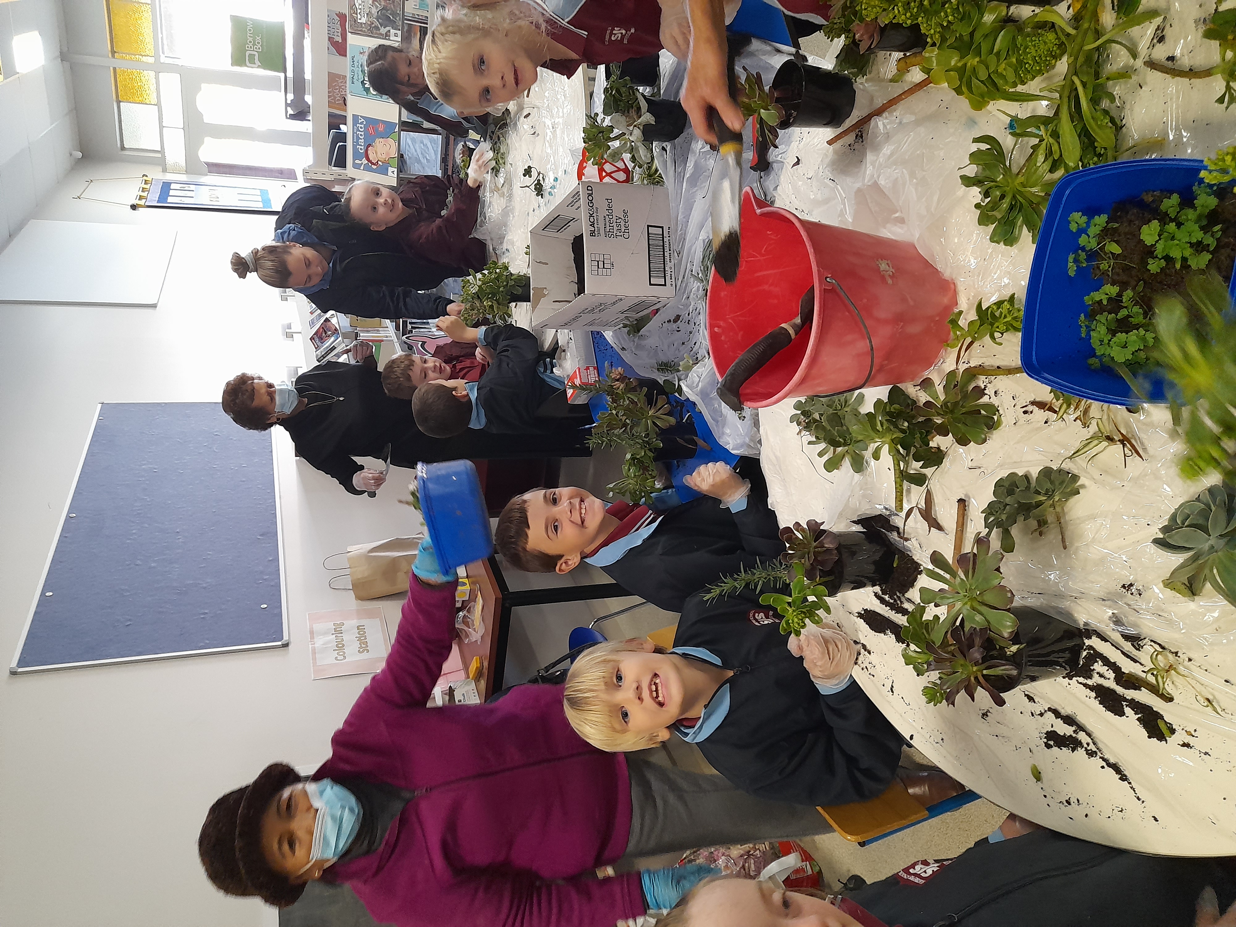 Intergenerational-Gardening-4.jpg