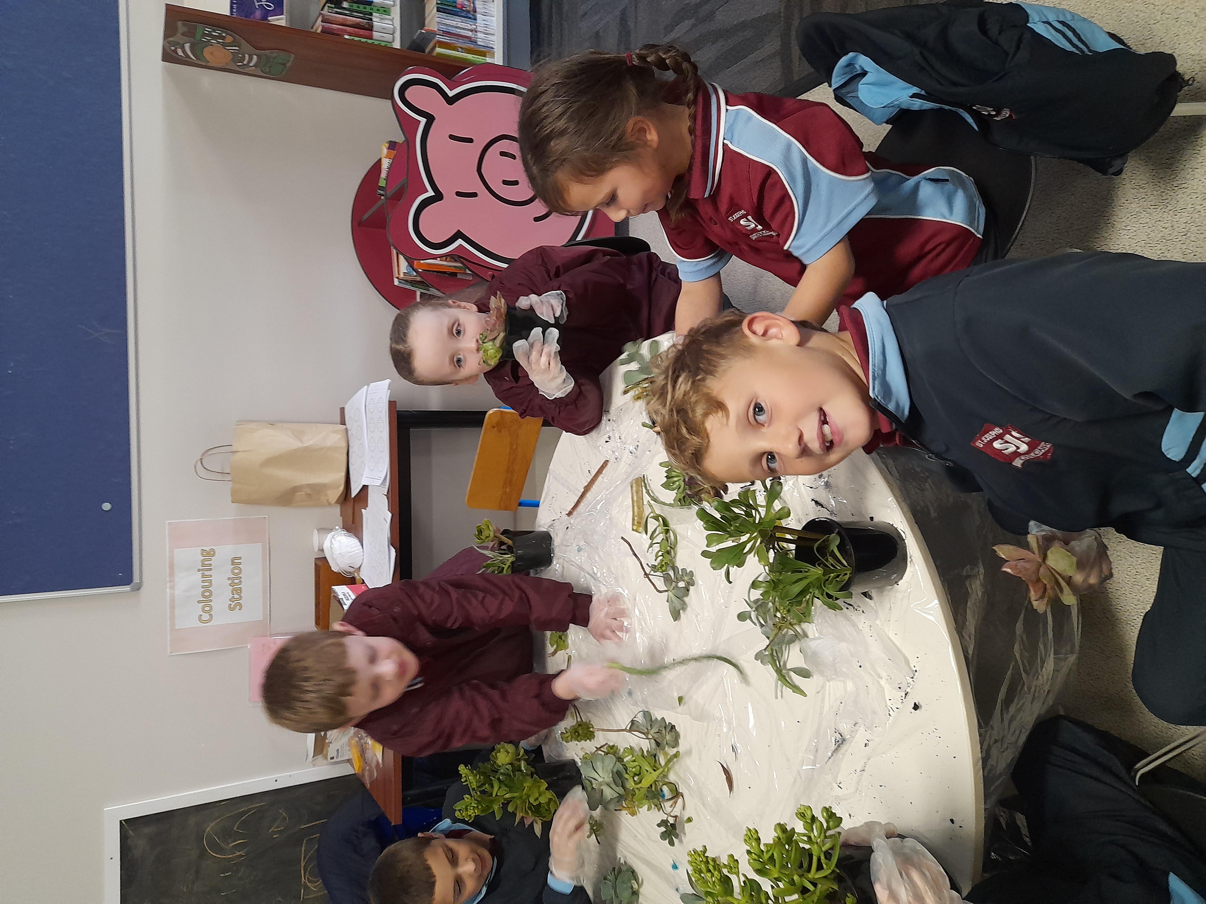 Intergenerational-Gardening.jpg